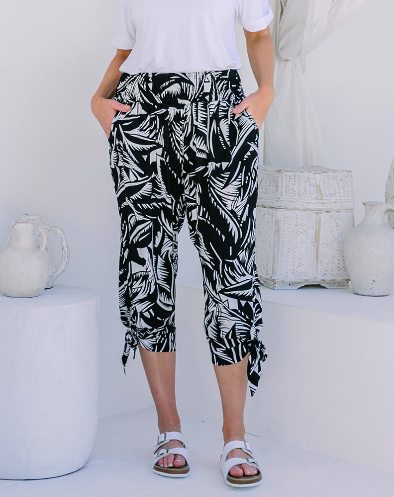 Peace Out Pants -Black/Fern