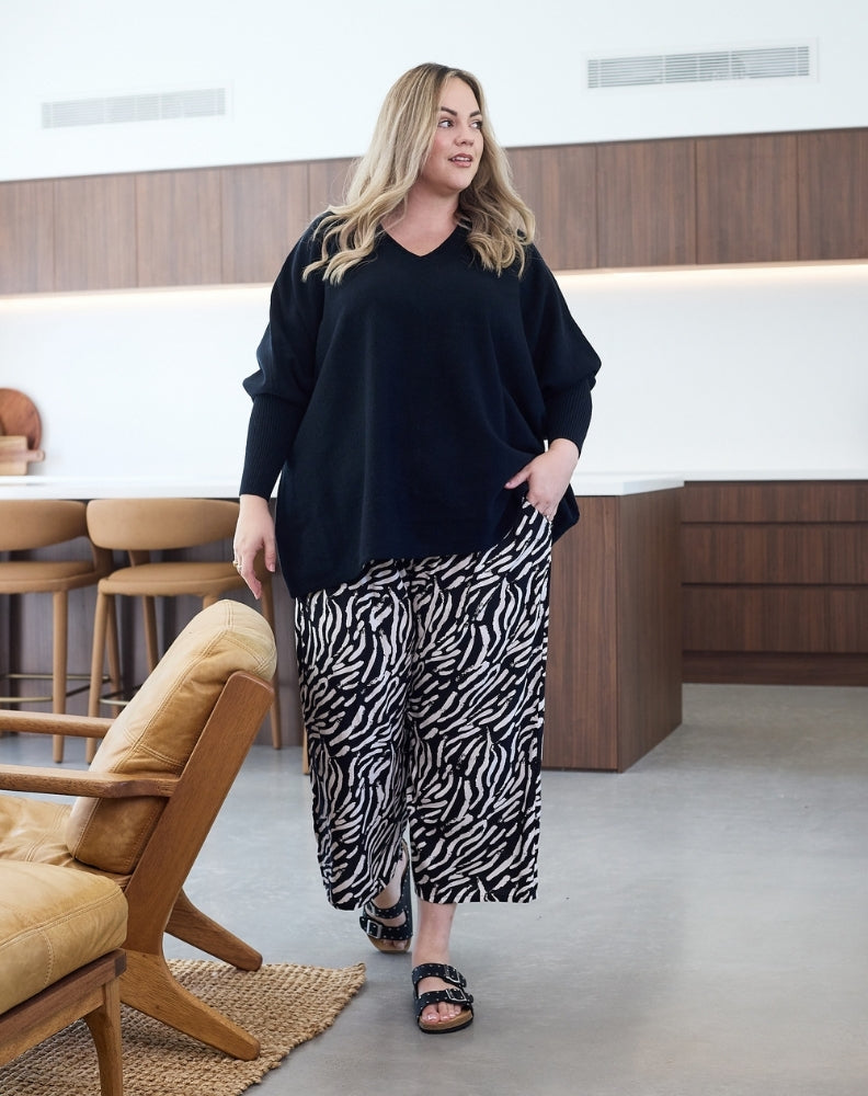 Black-Amy-Knit-V-Neck