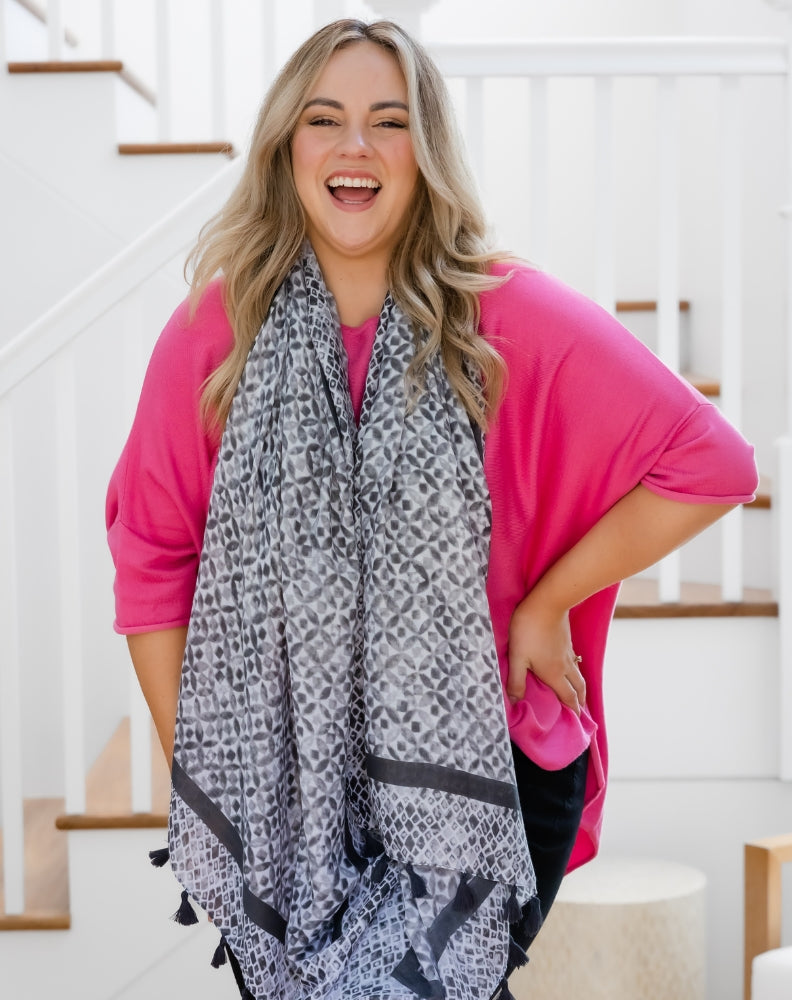 Print Scarf - Black/White Tassel