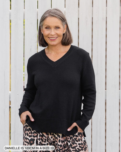 V Neck Maple Cotton Knit - Black