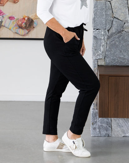 Essential Pant - Black