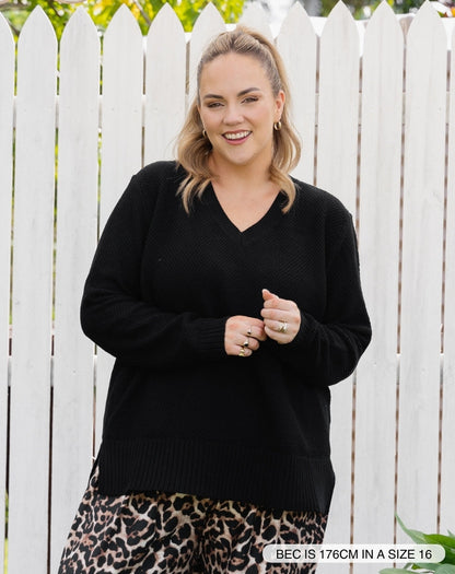 V Neck Maple Cotton Knit - Black