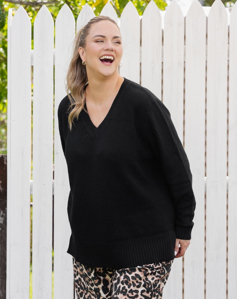 V Neck Maple Cotton Knit - Black